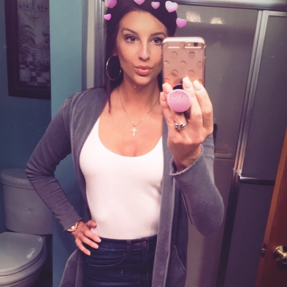 Meet your Posher, Kelly - Picture 2 of 8